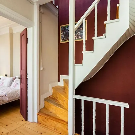 Nice Apartment In Renovated Historic Building Near Golden Horn *