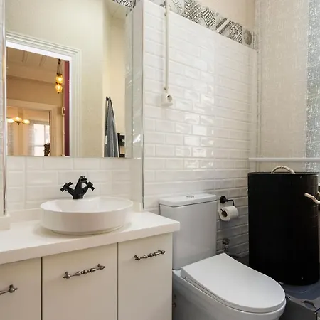Nice Apartment In Renovated Historic Building Near Golden Horn İstanbul