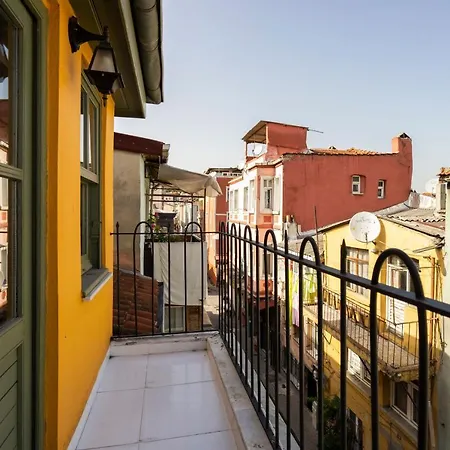 Tatil Evi Nice Apartment In Renovated Historic Building Near Golden Horn *
